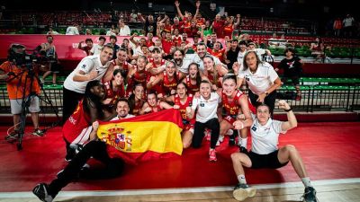 La Selección Española U16 celebrando el pase a la final