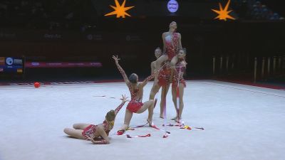 Inés Bergua junto al resto del conjunto español de gimnasia rítmica.