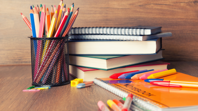 Desde las asociaciones de consumidores recomiendan revisar y reciclar el material de otros años. / Canva
