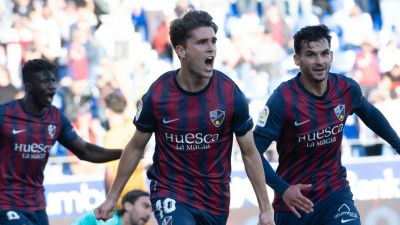 Javi Martínez, en un partido de la temporada pasada con la SD Huesca.