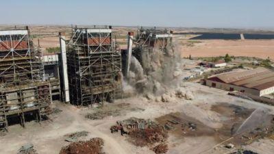 La voladura ha producido alrededor de 10.000 toneladas de residuos metálicos. / Endesa