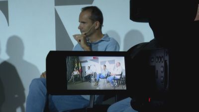 David Jiménez junto a otros periodistas durante el encuentro en Castejón de Sos.