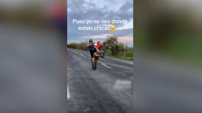 La Guardia Civil informa de que se trata de que es un joven de 21 años que ya está siendo investigado por dos delitos contra la seguridad vial. / TikTok