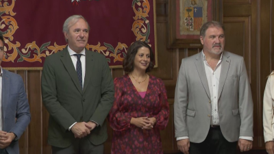 Jorge Azcón y Emma Buj han mantenido un encuentro este miércoles en el Ayuntamiento de Teruel.