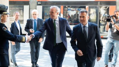 El presidente del TSJA acompaña a Azcon durante el inicio del curso judicial