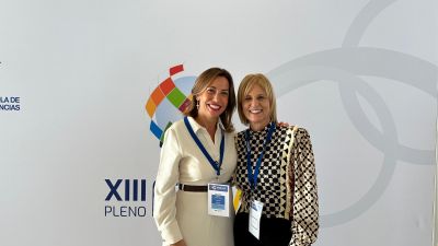 Las alcaldesas María José García-Pelayo y Natalia Chueca este sábado durante la celebración del Pleno de la Federación Española de Municipios y Provincias. / Ayuntamiento de Zaragoza