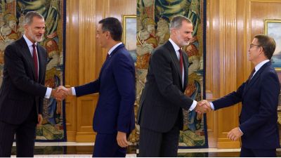 El rey ha recibido a Sánchez y Núñez Feijóo este martes. / EFE. Juanjo Guillén