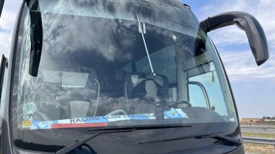 Estado en el quedó el autobús del equipo zaragozano.