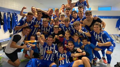 Los jugadores de la SD Ejea celebran su triunfo de este fin de semana.