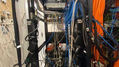 Una misma regleta para muchos cargadores puede convertirse en un problema de seguridad.