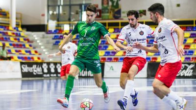 Momento del partido en el Argüelles. Foto: CD UMA Antequera