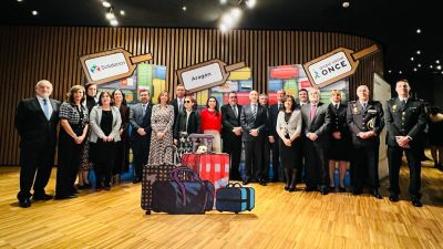 Foto de familia con todos los premiados.