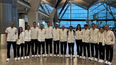 Los integrantes de la Selección en el Aeropuerto de Madrid-Barajas.