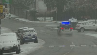 La nieve ha llegado este viernes a Canfranc.
