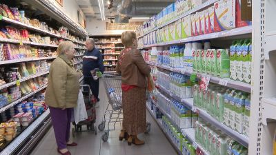 Las marcas blancas suponen ya el 44% de la cesta de la compra y permiten ahorrar unos 1.800 euros al año.