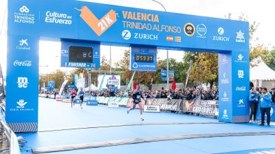 Carlos Mayo batió en Valencia el récord de España de media maratón.