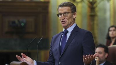El líder del Partido Popular, Alberto Núñez Feijóo, en su turno de contrarréplica durante el primer día del debate de investidura. / EFE/ Kiko Huesca