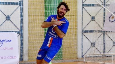 Nano Modrego celebra un gol.