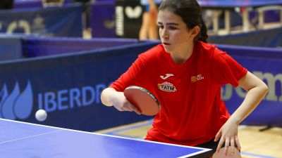 Luzía Gil (Binéfar 77), compitiendo con la selección aragonesa.