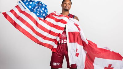 Thad McFadden, en una foto oficial con el UCAM Murcia. Foto: acb Photo / Javier Bernal