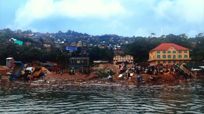 Vertidos en el río Congo. / Iván Lizaga