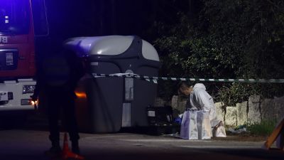 El cadáver de la mujer fue encontrado el jueves junto a unos contenedores en un polígono industrial de O Porriño. / Europa Press