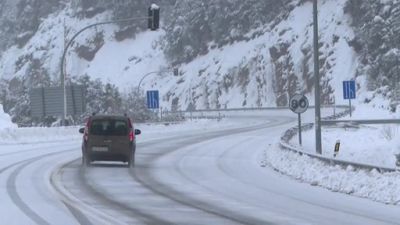 En Monrepós si nieva solo se puede circular con ruedas de invierno.