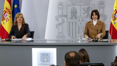 Diana Morant y Pilar Alegría durante la rueda de prensa este martes. / EFE