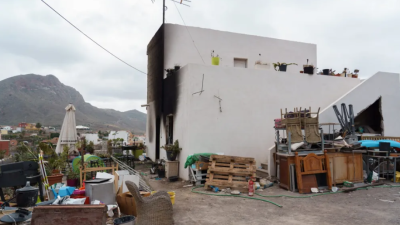 Vivienda del municipio de Arona (Tenerife) donde ocurrieron los hechos. Efe / Ramón de la Rocha