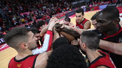 Casademont Zaragoza celebrando la última victoria en ACB en el Príncipe Felipe. Foto: Twitter Casademont Zaragoza