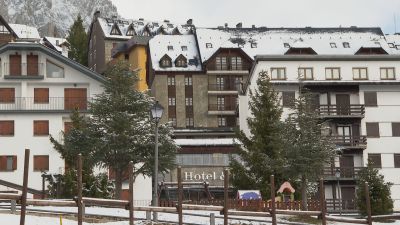 La nieve genera más de 200 millones de euros en Aragón, un 7% del PIB