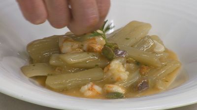 El cardo es uno de los ingredientes principales del tradicional menú navideño de la Comunidad.