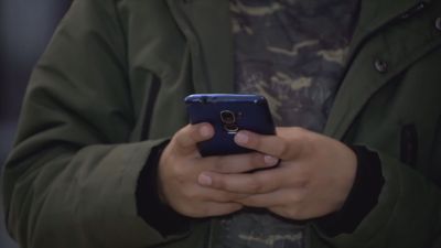 Los menores comienzan a hacer un uso continuado de las pantallas a los seis años, según los psicólogos.