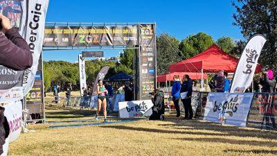 Cristina Espejo, en su entrada a meta en el Cross Internacional de Zaragoza.