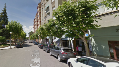 Una persona fallece en la calle Gibraltar, en Huesca, aparentemente por causas naturales.