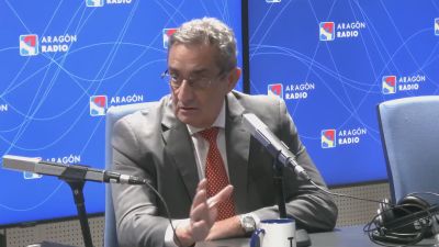 El portavoz del grupo municipal Vox en el Ayuntamiento de Zaragoza, Julio Calvo, durante la entrevista en Aragón Radio.