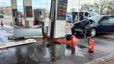 El accidente se ha producido en la avenida Martínez de Velasco, en la zona de la gasolinera junto a la ITV.
