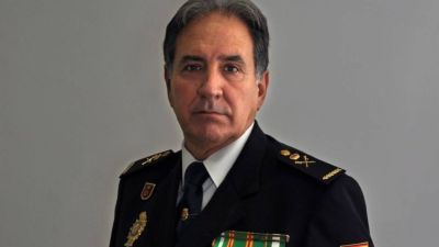Luis Fernando Pascual ha recibido varias condecoraciones y la medalla al mérito profesional de plata del Ayuntamiento de Zaragoza./ Policía Nacional