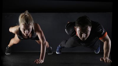 Los ejercicios de alta intensidad ofrecen una evolución física en un periodo breve de tiempo a través de la combinación de disciplinas de fuerza, agilidad y velocidad. / Pixabay