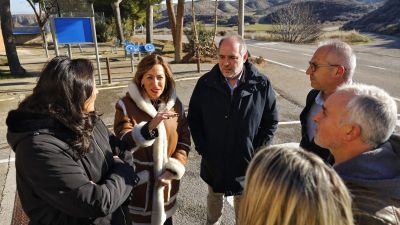 La alcaldesa de Zaragoza, Natalia Chueca, ha visitado este jueves el barrio rural de Torrecilla de Valmadrid. / Ayuntamiento de Zaragoza