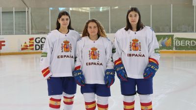 Paula Marina, Nerea Giménez y Julia Herrero disputarán la final del Mundial de Hockey Hielo U18