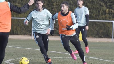 La SD Huesca busca esta tarde una nueva victoria que le permita salir de la zona baja.