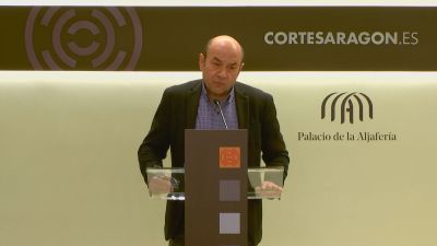 El diputado socialista Daniel Alastuey en rueda de prensa.