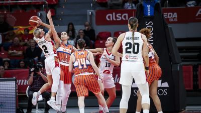 Una imagen del partido de la primera vuelta ante el Famila Schio.