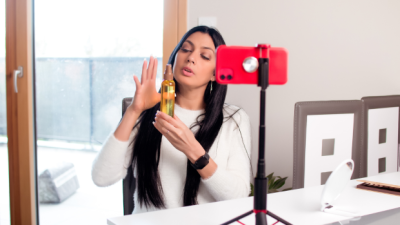 La ley pone limitaciones a la publicidad de los influencers. / Canva