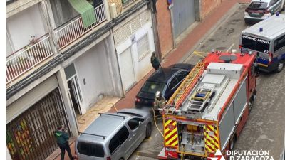 Los bomberos han extinguido el fuego localizado en la cocina. / DPZ.