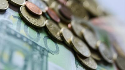 Monedas y billetes. / Europa Press