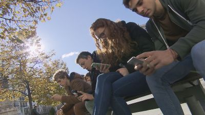 Una de las consecuencias de vivir en un mundo digital es que existe una carencia de relaciones sociales.