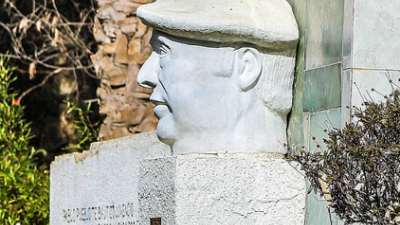 Escultura Pablo Neruda./ Pixabay
