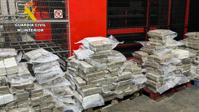 La droga estaba repartida en más de 200 paquetes. | Guardia Civil